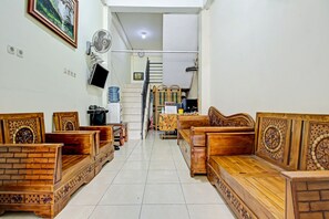 Reception - OYO 90226 Penginapan Sederhana Syariah (Palembang)