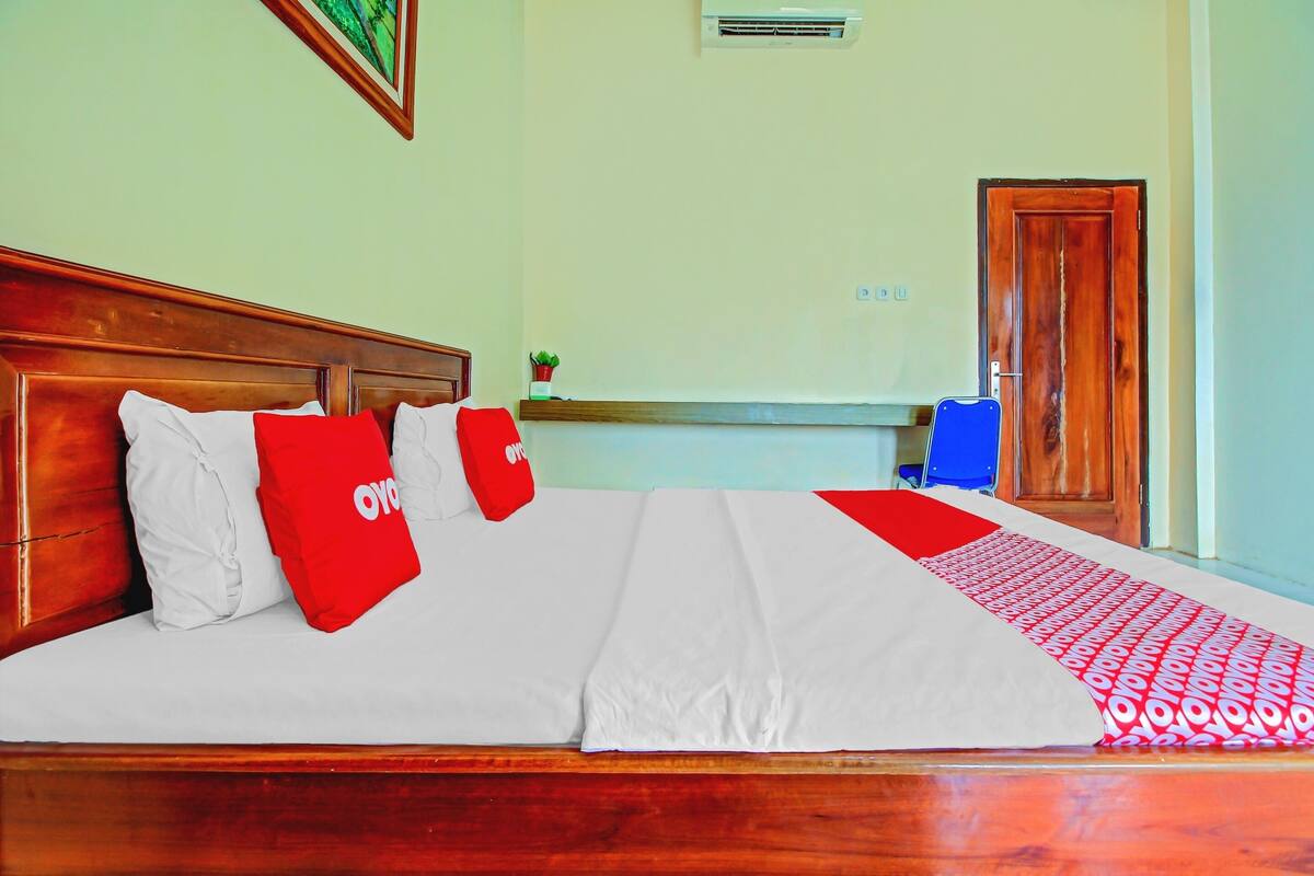 1 bedroom, desk, free WiFi, bed sheets