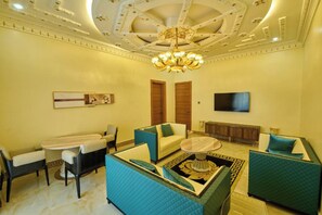 Apartment, 3 Bedrooms | Living area