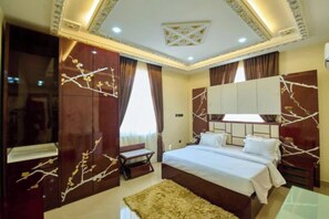 Apartment, 3 Bedrooms | Individually decorated, individually furnished, desk, laptop workspace - Double D Luxury Apartments (Abuja)