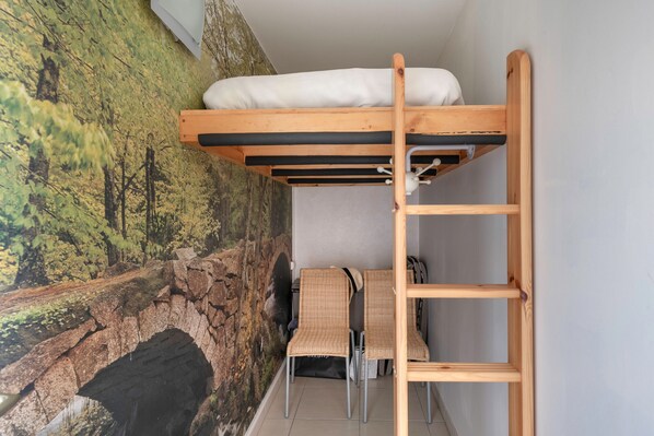 Iron/ironing board