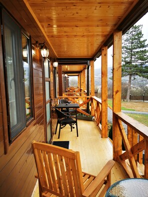 屋外ダイニングエリア