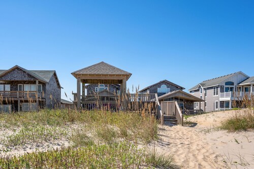 Sandy Too-Oceanfront, pool, hot tub, private walkway with gazebo,amazing ocean views!