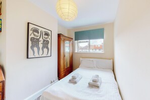 2 bedrooms, iron/ironing board, free WiFi, bed sheets - 2BR Home w/Private Garden-Easy City Center Access (Oxford)