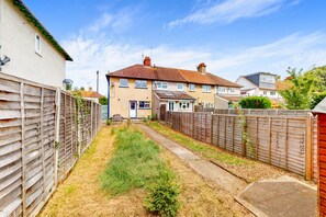 Exterior - 2BR Home w/Private Garden-Easy City Center Access (Oxford)