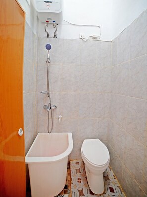 Shower, towels