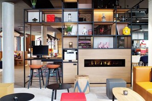 Lobby - Moxy Vienna City East (Vienna)