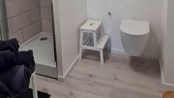Towels, toilet paper