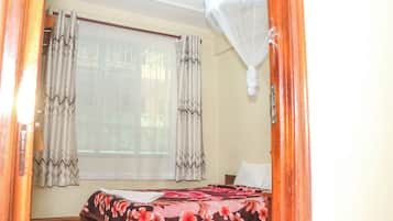 Classic Double Room | Iron/ironing board, free WiFi