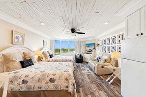 Free WiFi, bed sheets - "Gulf Winds 716A" Studio with 2 Queen Beds (Panama City Beach)