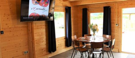 Cabin | Dining