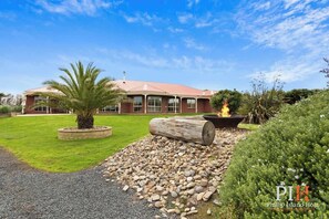 Unclassified image, 3 of 42, button