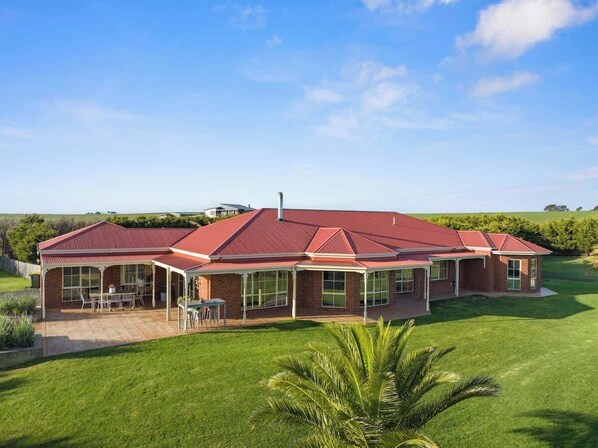 Unclassified image, 1 of 42, button