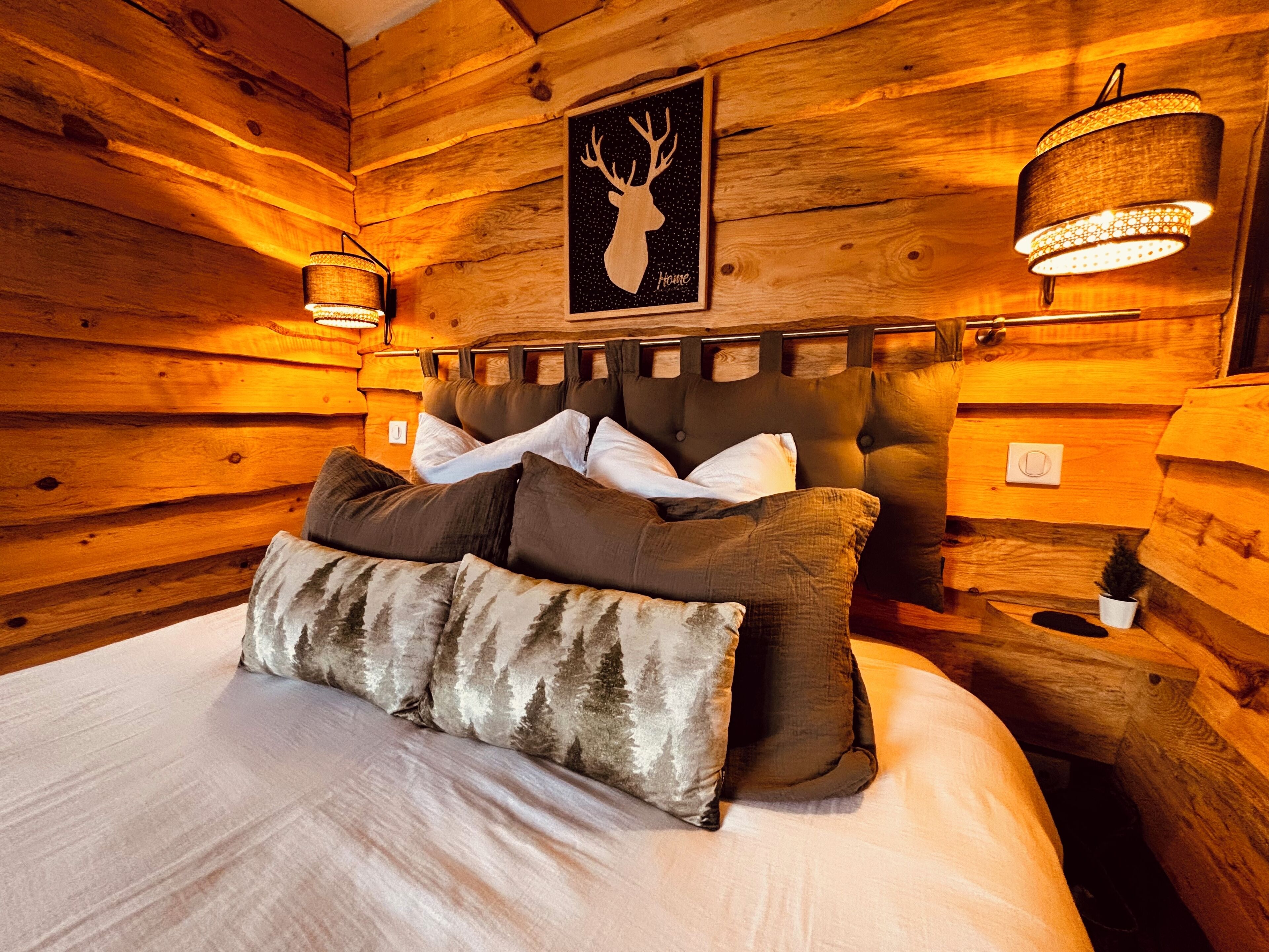 1 slaapkamer, een bureau, een strijkplank/strijkijzer, wifi