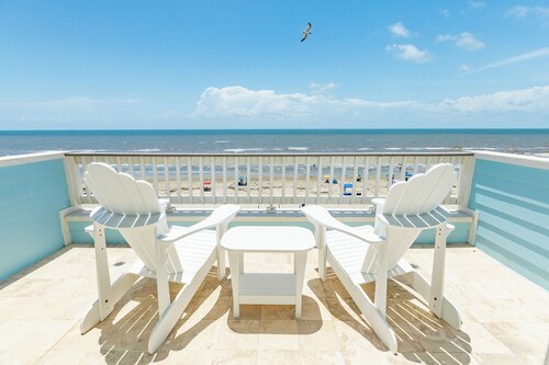 Private Beachfront Home w/ 5 Decks, 3 Suites, Fenced Yard in Beachside Village