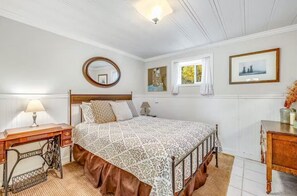 4 Schlafzimmer, Schreibtisch, Bügeleisen/Bügelbrett, WLAN