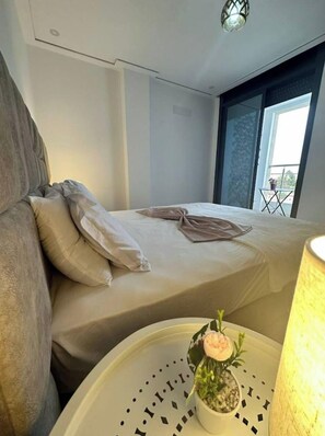 2 bedrooms, bed sheets