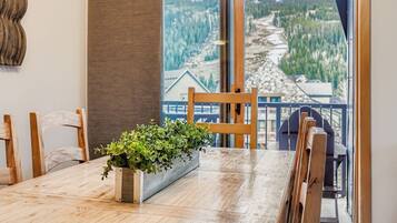 Condo, 3 Bedrooms | Dining