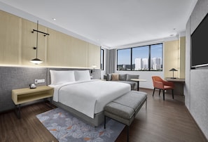 Minibar, in-room safe, desk, laptop workspace - Hyatt Place Kuala Lumpur Bukit Jalil (Kuala Lumpur)