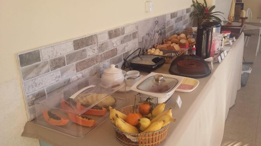 Café da manhã com buffet grátis todos os dias