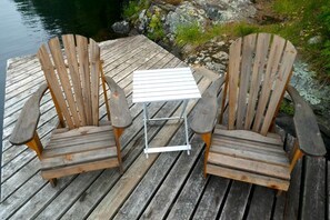 Terrace/patio - Cozy cabin with a lake front view.  (Dunchurch)