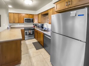 Condo, 1 Bedroom | Private kitchen | Coffee/tea maker, fridge, oven, toaster - Maalaea Surf #g-2 1 Bedroom Condo by RedAwning (Kihei)
