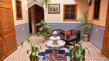 Framhlið gististaðar