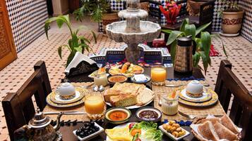 Desayuno continental incluido todos los días