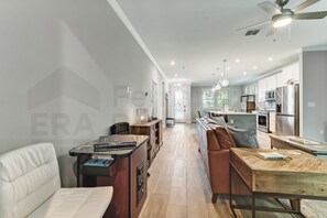 House, 3 Bedrooms | Living area