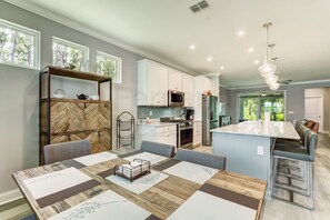 House, 3 Bedrooms | Dining