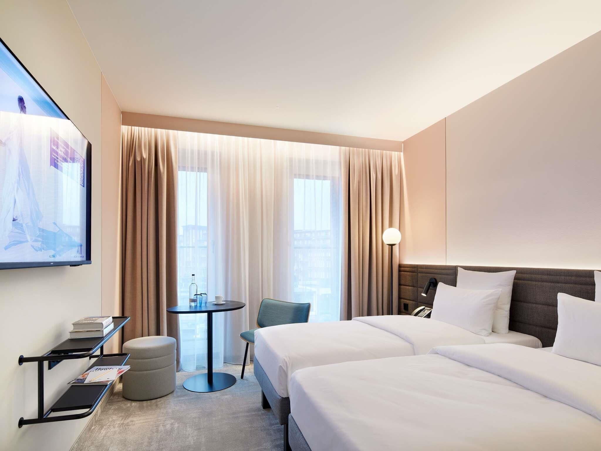 Standard Room | Hypo-allergenic bedding, pillow-top beds, minibar, in-room safe