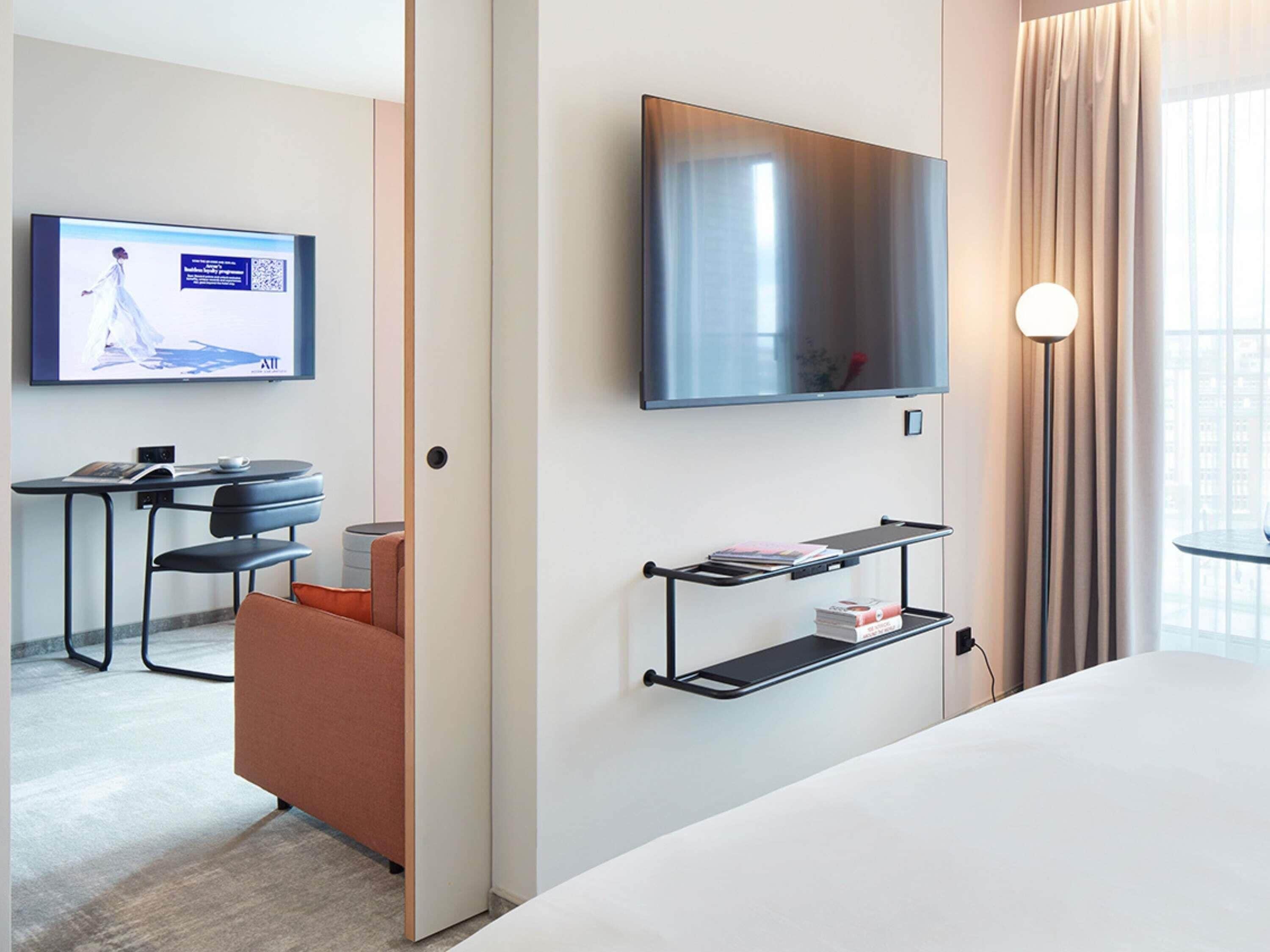 Superior Room, 1 Double Bed with Sofa bed | Hypo-allergenic bedding, pillowtop beds, minibar, in-room safe