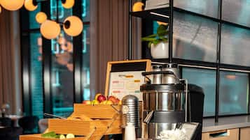 Frokostbuffé hver dag (EUR 28 per person)