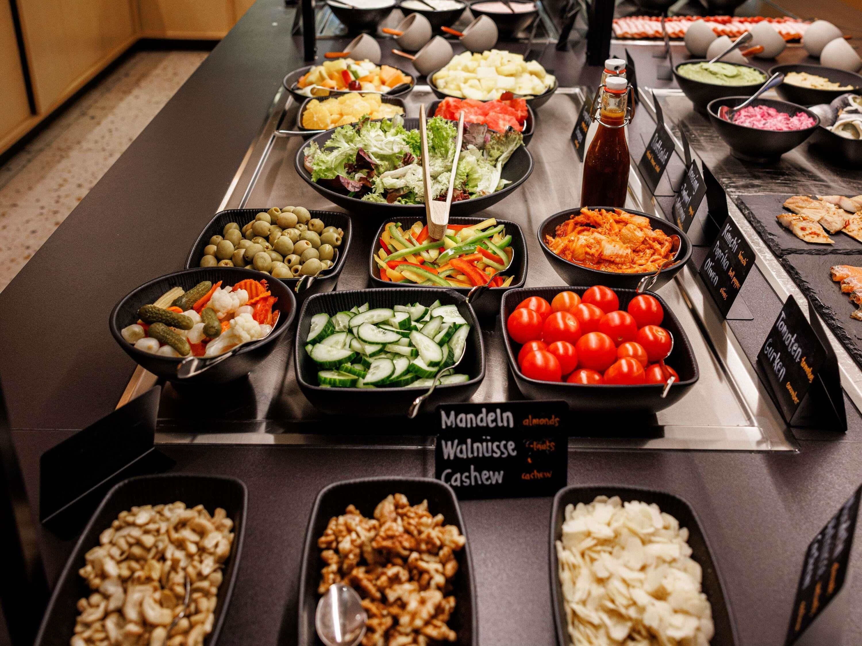 Tägliches Frühstücksbuffet gegen Gebühr