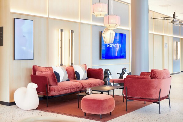 Coin salon dans le hall