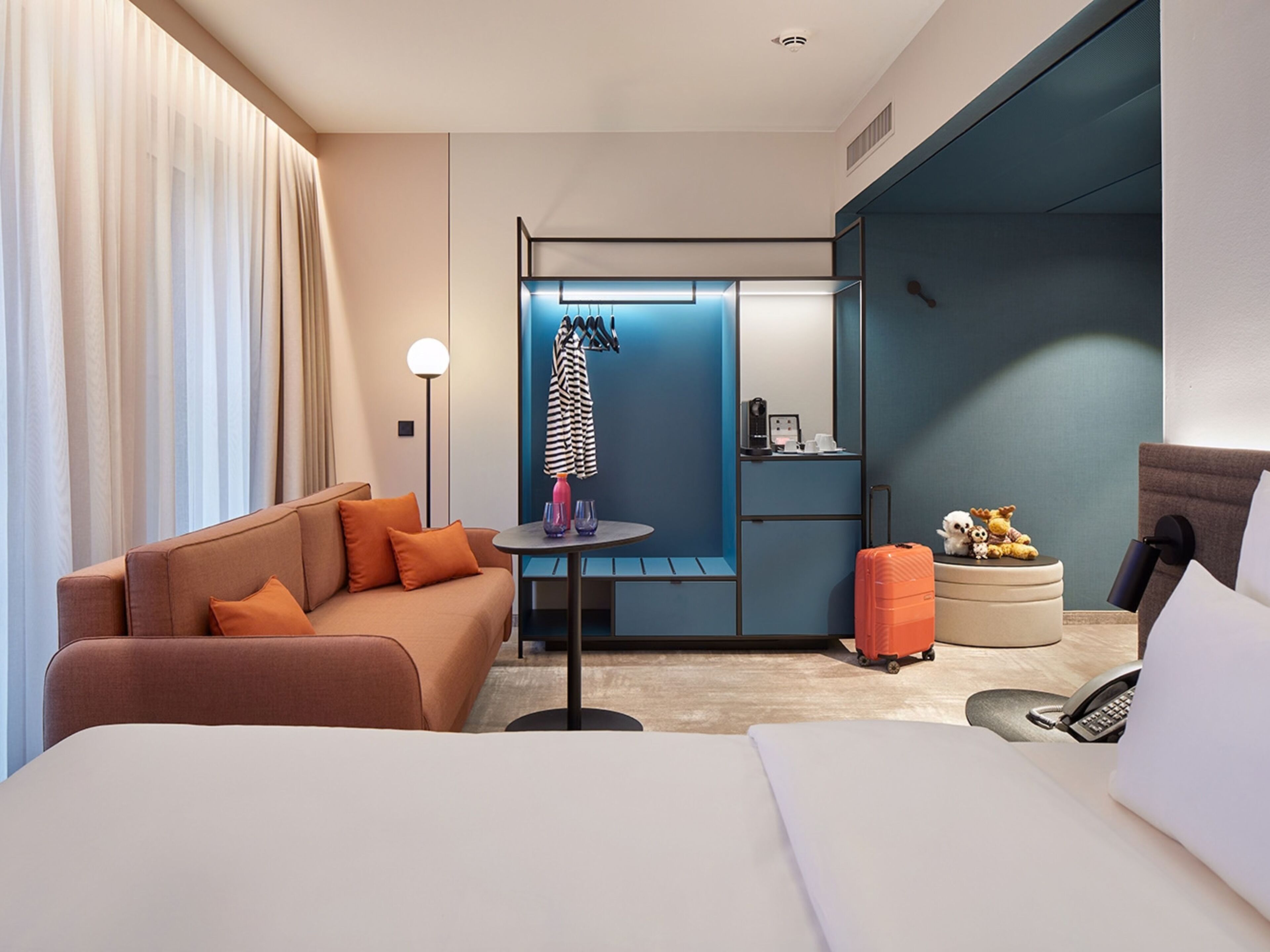 Family Room, 1 Queen Bed with Sofa bed | Hypo-allergenic bedding, pillowtop beds, minibar, in-room safe