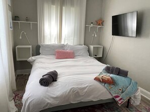 2 bedrooms, WiFi, bed sheets