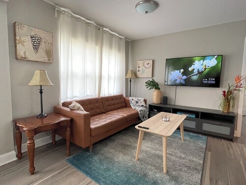 A Cozy and Comfortable Home Away from Home in Pensacola