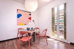 Dining - Sweett | Aragon Park Miro 103 (Barcelona)