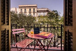 Outdoor dining - Sweett | Aragon Park Miro 201 (Barcelona)