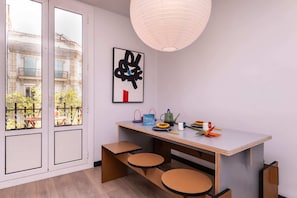 Dining - Sweett | Aragon Park Miro 301 (Barcelona)