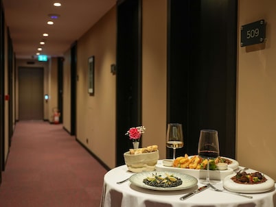 普里什蒂納城美居酒店