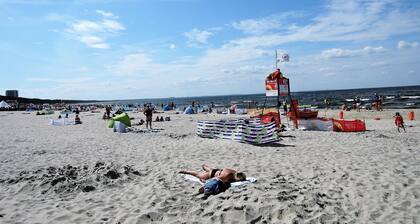 Dziwnówek Holiday House near Beach