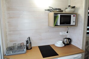 Fridge, microwave, stovetop, toaster