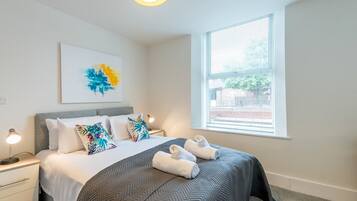 2 bedrooms, iron/ironing board, free WiFi, bed sheets