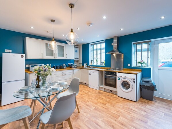 Fridge, microwave, oven, dishwasher