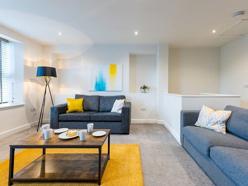 Perfectly located 2 bed townhouse in Shrewsbury - Pass the Keys
