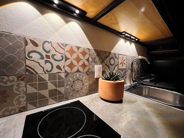 Microones i cafetera i tetera