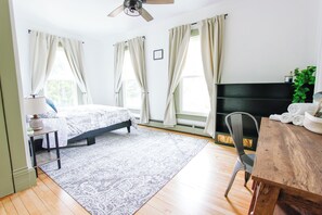 7 bedrooms, iron/ironing board, WiFi, bed sheets