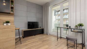 Studio, Balcony | Bed sheets